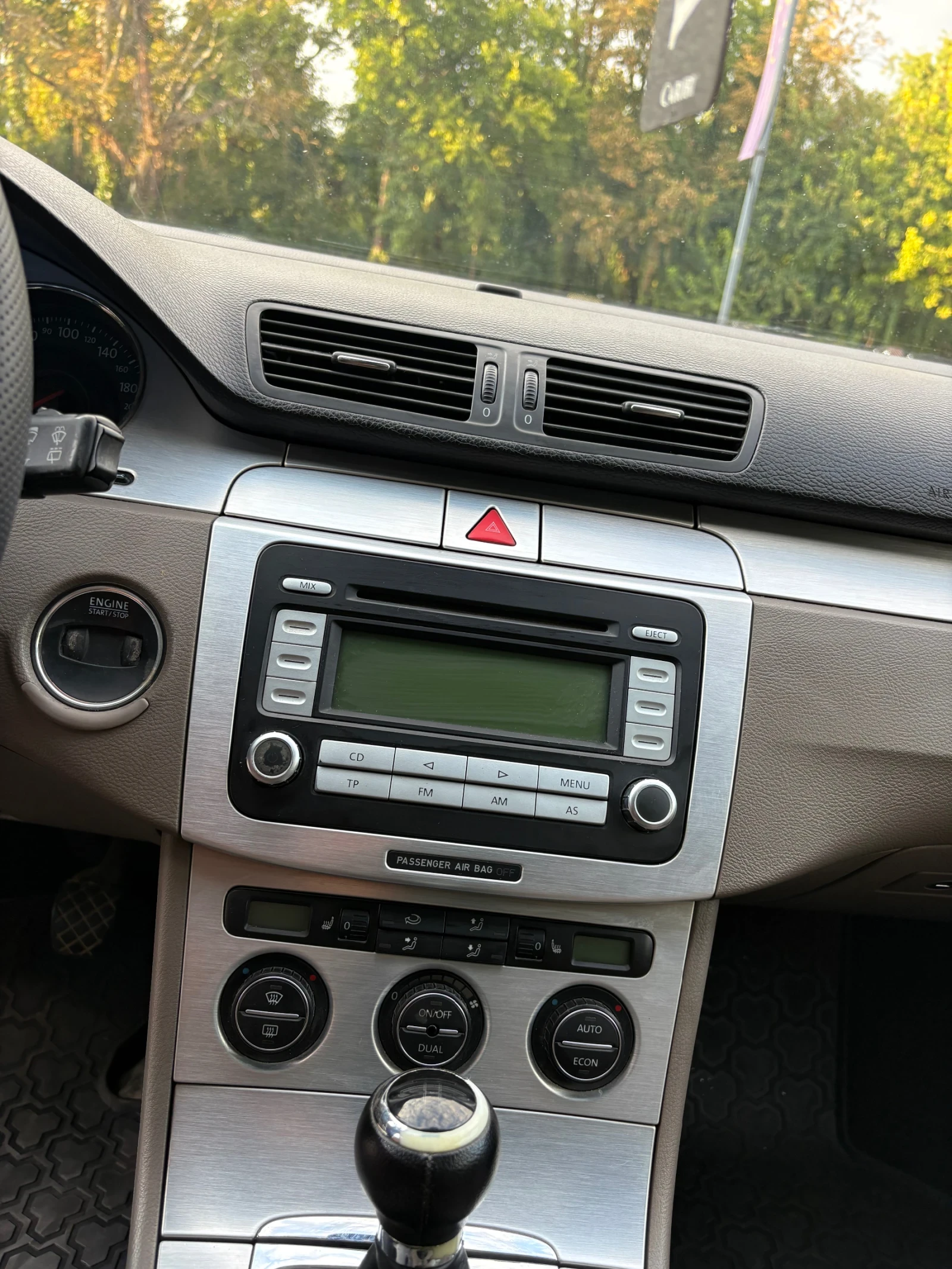 VW Passat 2.0 140 16V BKP, снимка 12 - Автомобили и джипове - 56253902