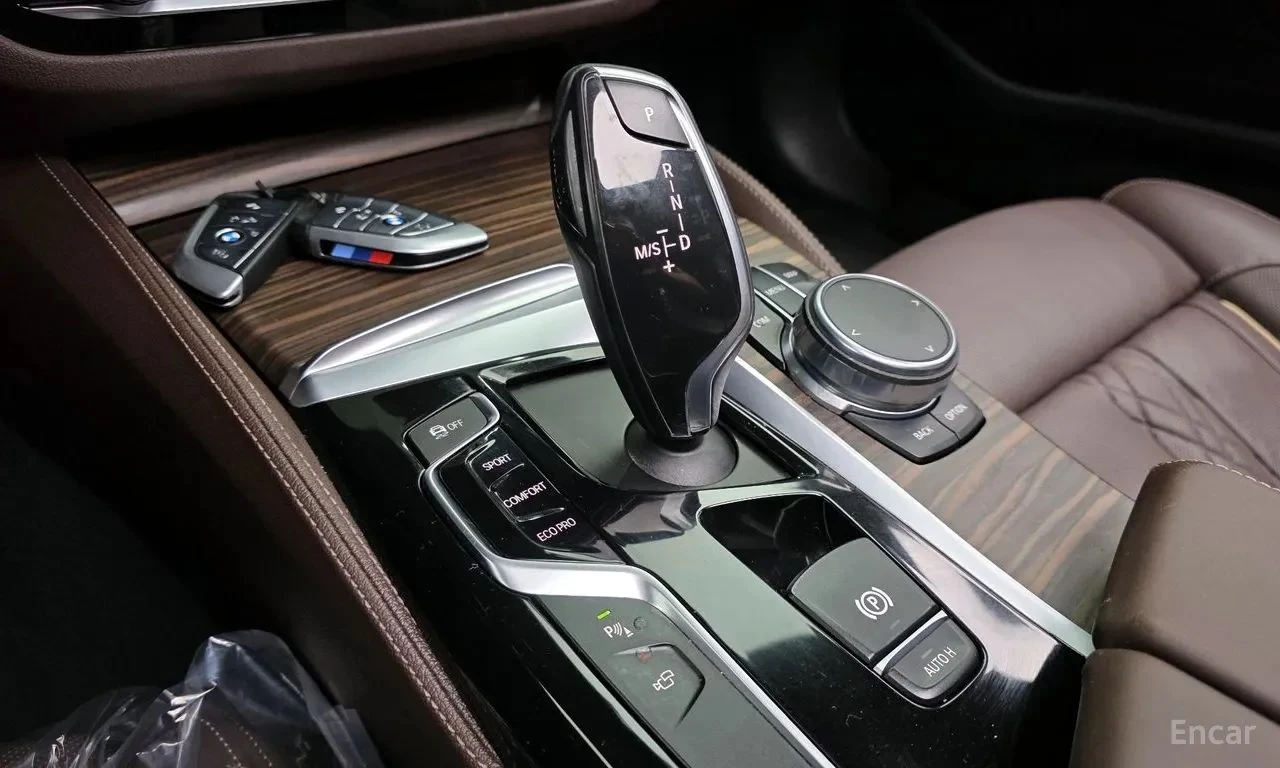 BMW 530, снимка 13 - Автомобили и джипове - 56706359