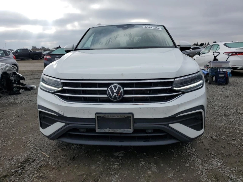 VW Tiguan 2.0T SE 4MOTION* Обдух* Диг.табло* Дистроник* Пано, снимка 1 - Автомобили и джипове - 49286970