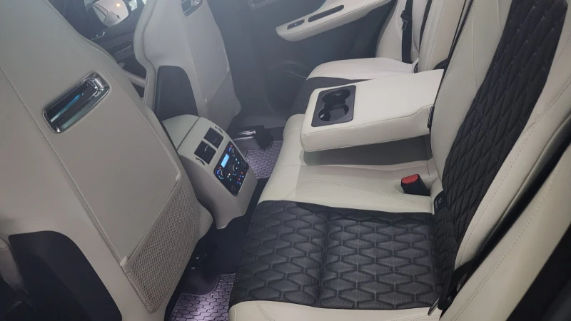 Jaguar F-PACE SVR, снимка 3 - Автомобили и джипове - 52231475