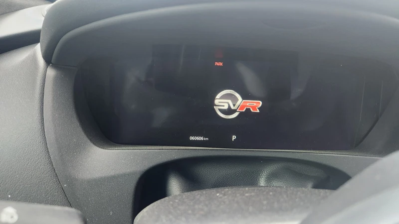 Jaguar F-PACE SVR, снимка 10 - Автомобили и джипове - 52231475