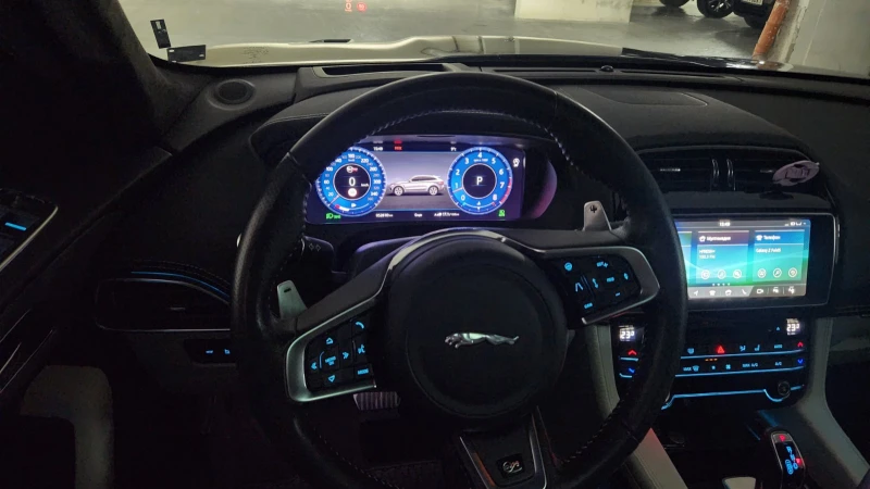Jaguar F-PACE SVR, снимка 9 - Автомобили и джипове - 52231475
