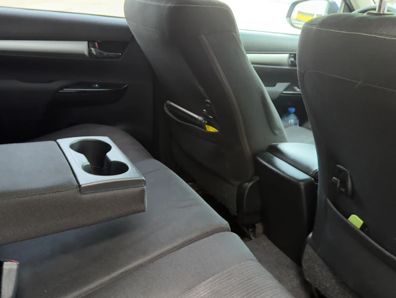 Toyota Hilux, снимка 12 - Автомобили и джипове - 52630580