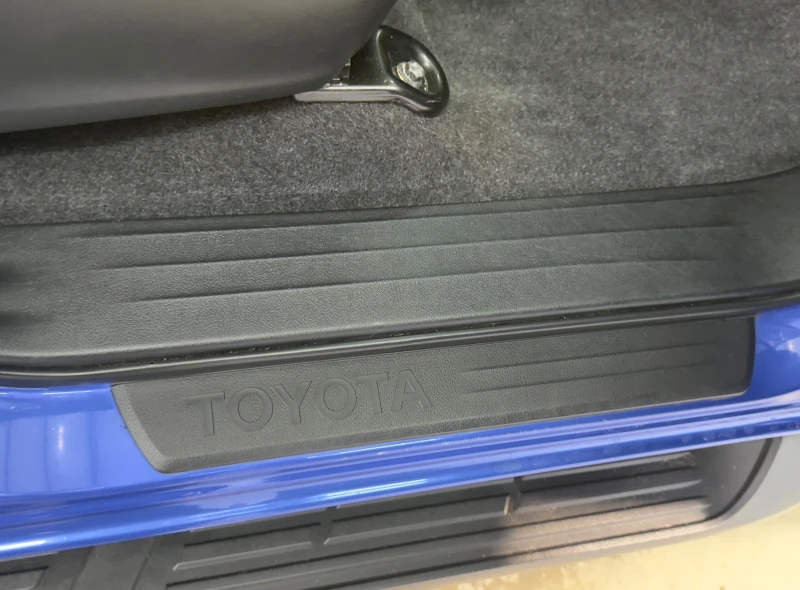 Toyota Hilux, снимка 15 - Автомобили и джипове - 52630580