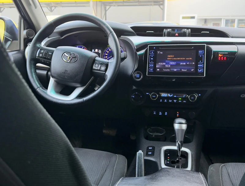 Toyota Hilux, снимка 10 - Автомобили и джипове - 52630580