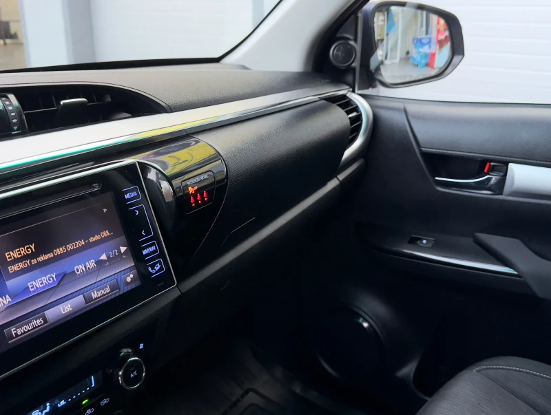 Toyota Hilux, снимка 13 - Автомобили и джипове - 52630580