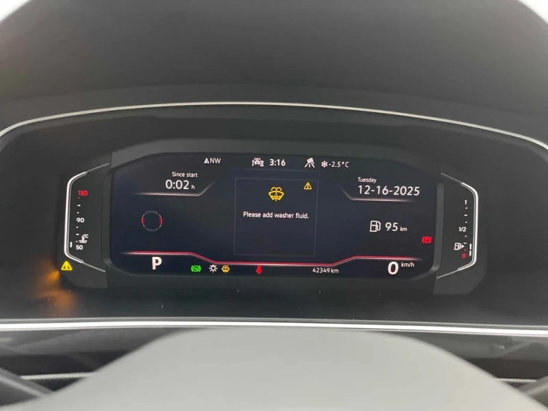 VW Tiguan 2023 Comfortline R Line Black Edition * CARFAX * , снимка 8 - Автомобили и джипове - 52879729