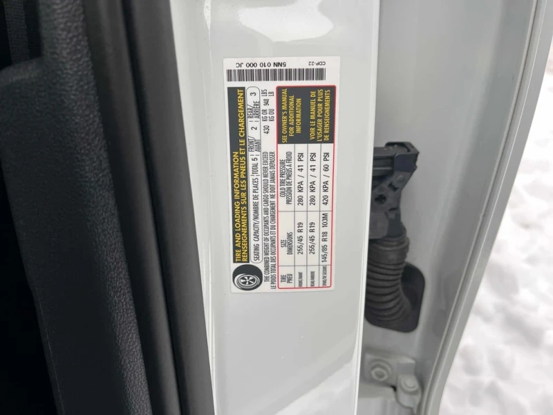 VW Tiguan 2023 Comfortline R Line Black Edition * CARFAX * , снимка 10 - Автомобили и джипове - 52879729