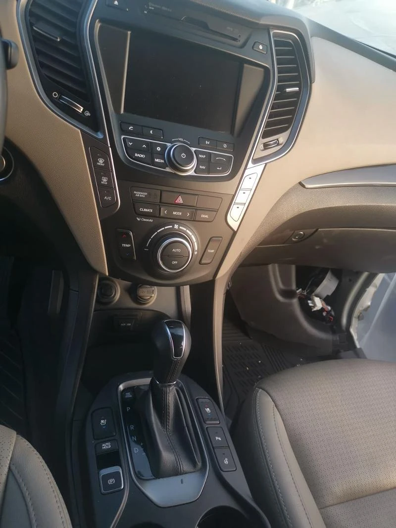 Hyundai Santa fe Grand 2.2crdi, снимка 11 - Автомобили и джипове - 35431709