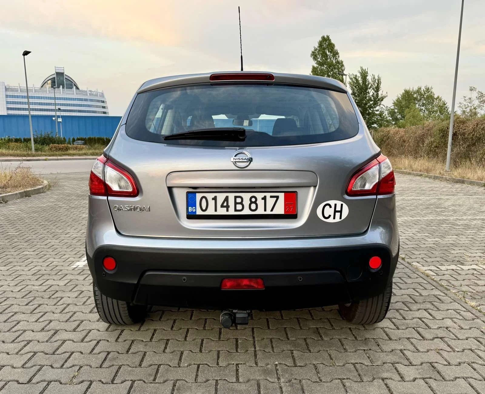 Nissan Qashqai 2.0i 4x4  -Топ Състояние- - изображение 4