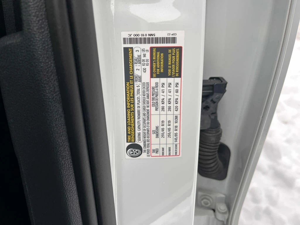 VW Tiguan 2023 Comfortline R Line Black Edition * CARFAX *  - изображение 10