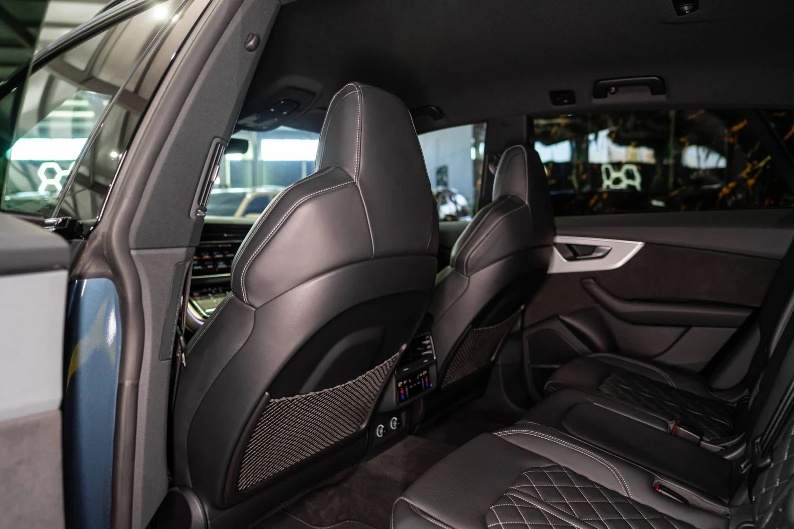 Audi SQ8 4.0D V8 QUATTRO MATRIX DISTRONIC B&O ЛИЗИНГ 100%, снимка 15 - Автомобили и джипове - 53848851