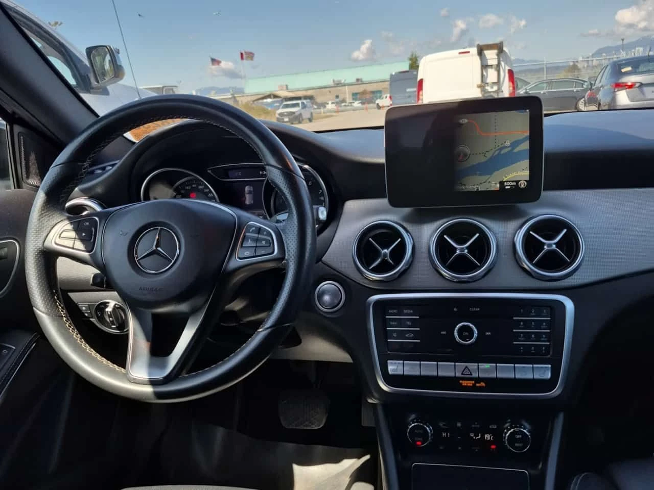 Mercedes-Benz GLB 250 4matic * Панорама * CARFAX * , снимка 6 - Автомобили и джипове - 54547030