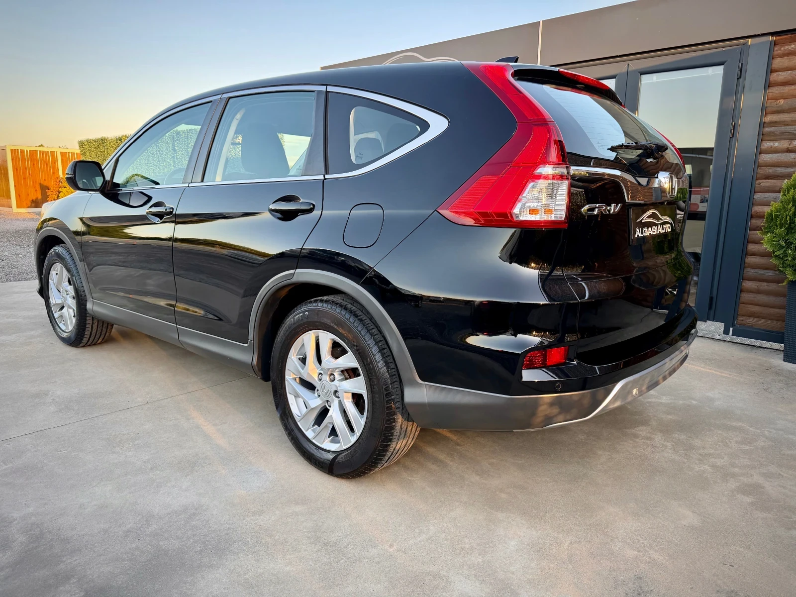 Honda Cr-v 2.0 i-VTEC* FACELIFT* ELEGANCE, снимка 3 - Автомобили и джипове - 54559220