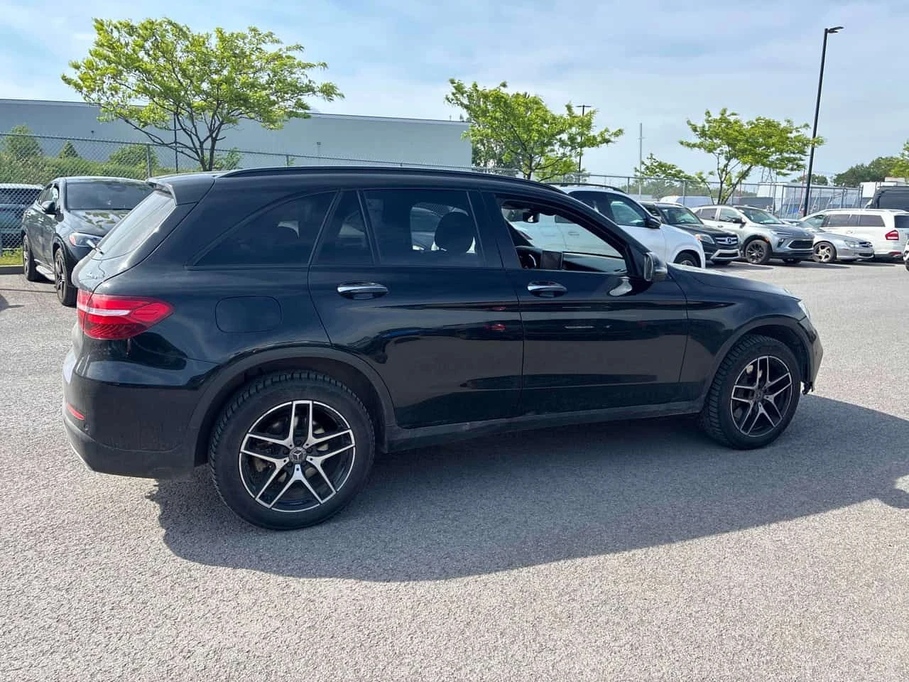 Mercedes-Benz GLC 300 * AMG PACK* ГЛАВНО ПРЕДСТАВИТЕЛСТВО НА MERCEDES* , снимка 4 - Автомобили и джипове - 54812882