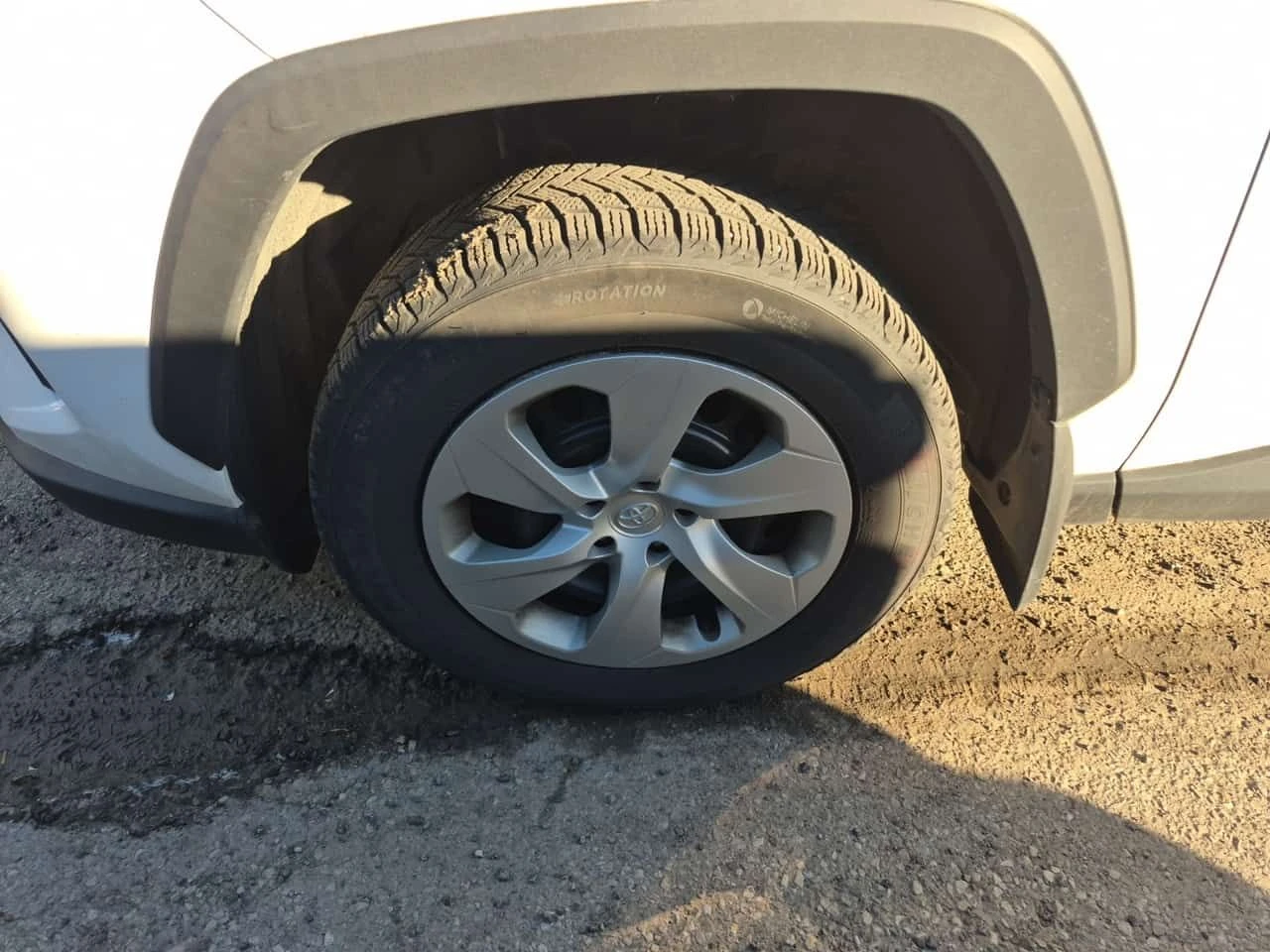 Toyota Rav4 * LE * CARFAX * 2 КЛЮЧА * АВТОКРЕДИТ * , снимка 6 - Автомобили и джипове - 55049726