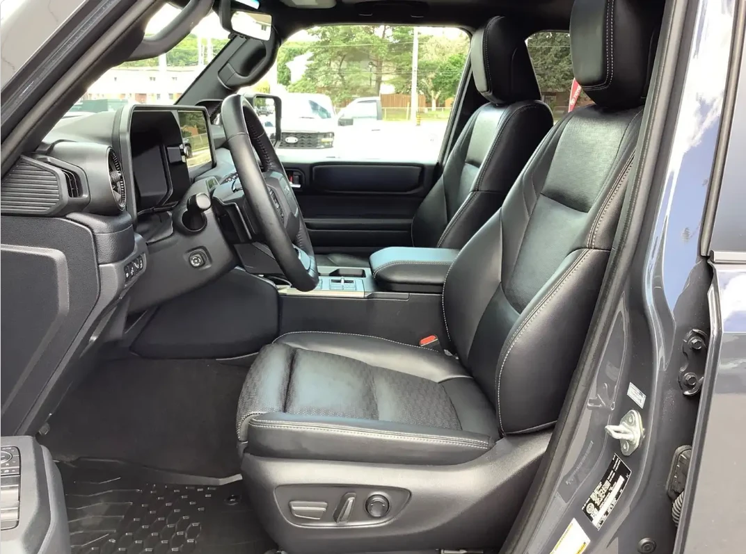 Toyota Land cruiser ПРЕМИУМ * ОФИЦИАЛНО ПРЕДСТАВИТЕЛСТВО ТОЙОТА, снимка 14 - Автомобили и джипове - 56096766