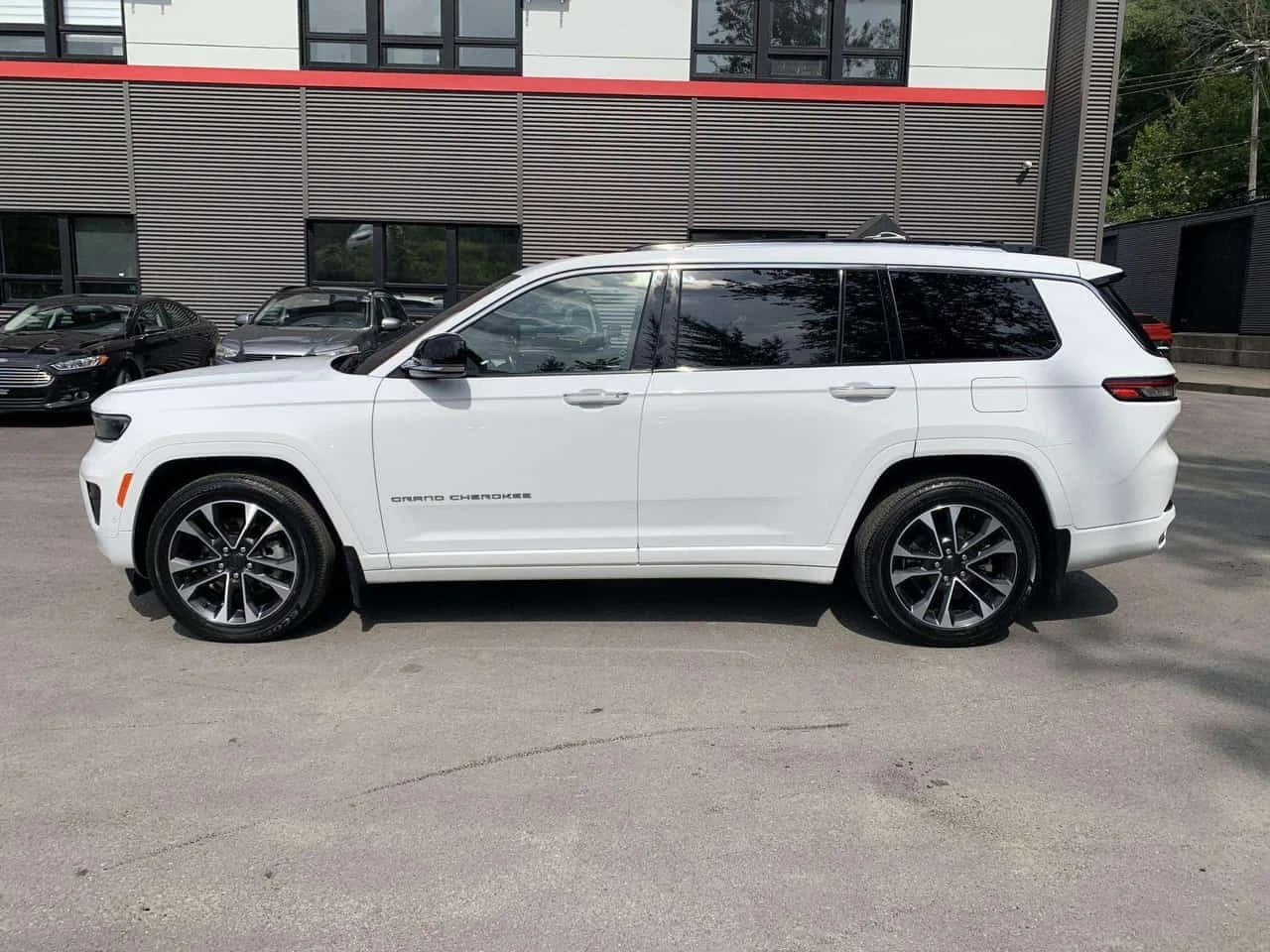 Jeep Grand cherokee * Overland 4X4 * V8 HEMI 5.7L * 7 ����� * CARFAX * | Mobile.bg � ����������� 7