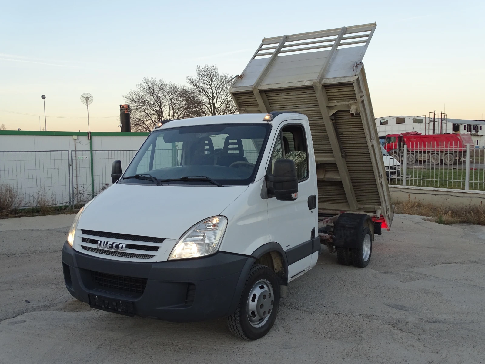 Iveco Daily 35C12  КАТ. * Б*  - изображение 3