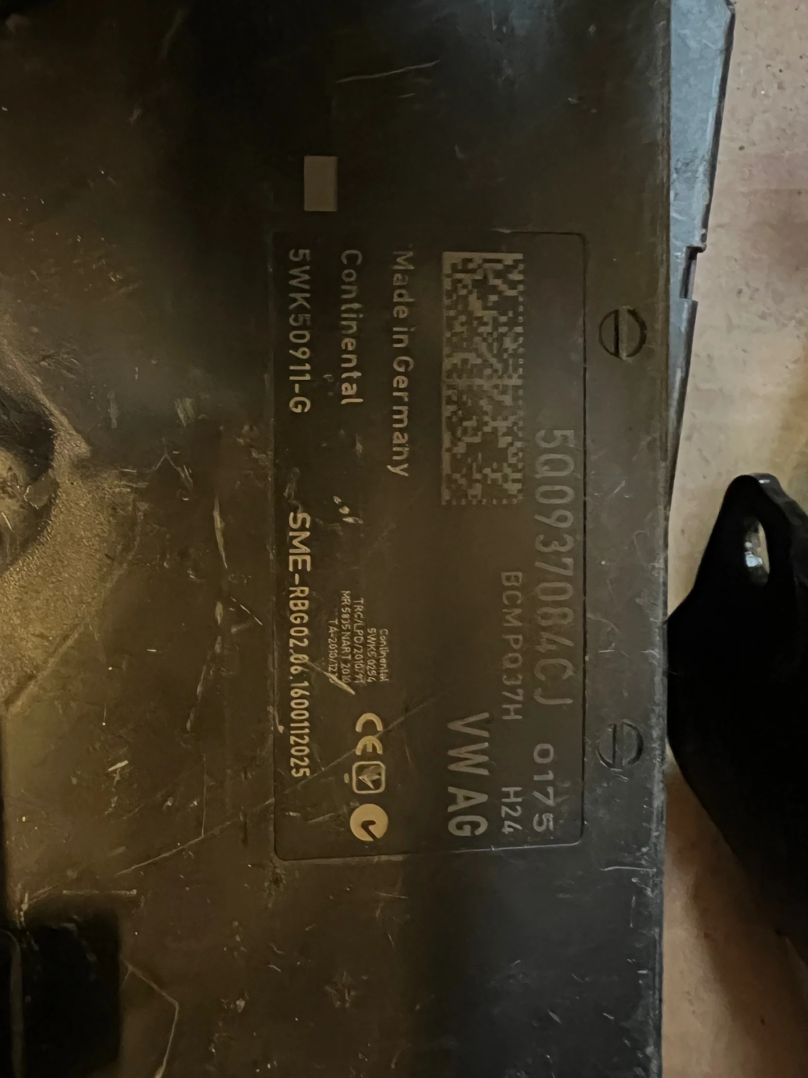 5Q0937084CJ   VW 5WK50911-G BCMPQ37H | Mobile.bg   1