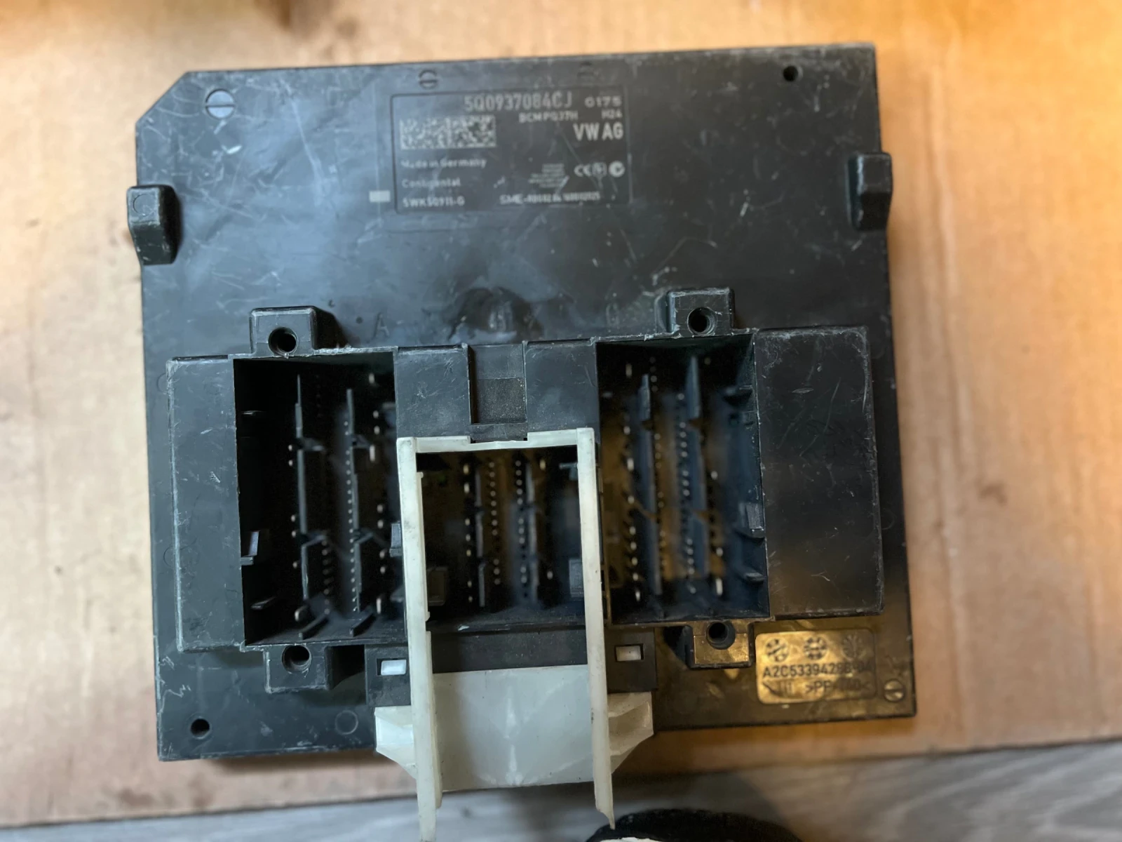 5Q0937084CJ   VW 5WK50911-G BCMPQ37H | Mobile.bg   2