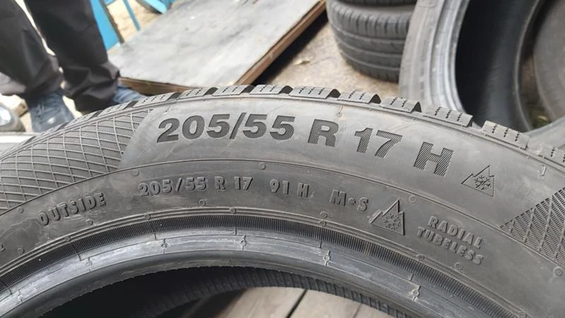 Гуми Зимни 205/55R17, снимка 8 - Гуми и джанти - 29272967