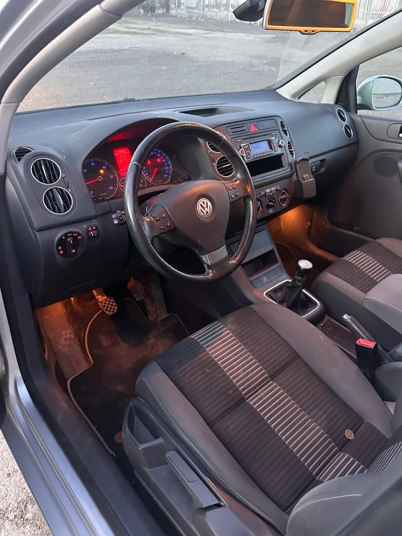 VW Golf Plus 2.0 TDI, снимка 10 - Автомобили и джипове - 47538551