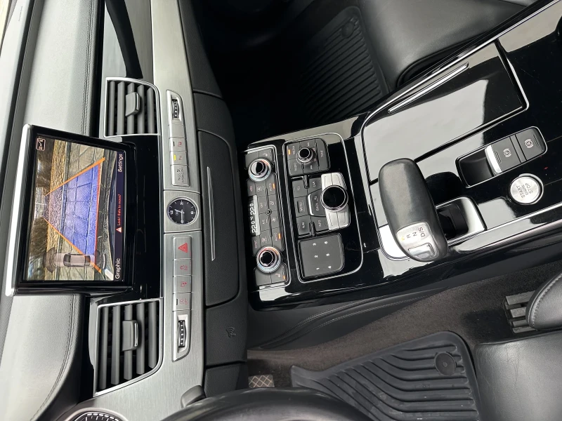 Audi A8 Matrix* Distronik* HeadUp* Line Asist* , снимка 8 - Автомобили и джипове - 52545732