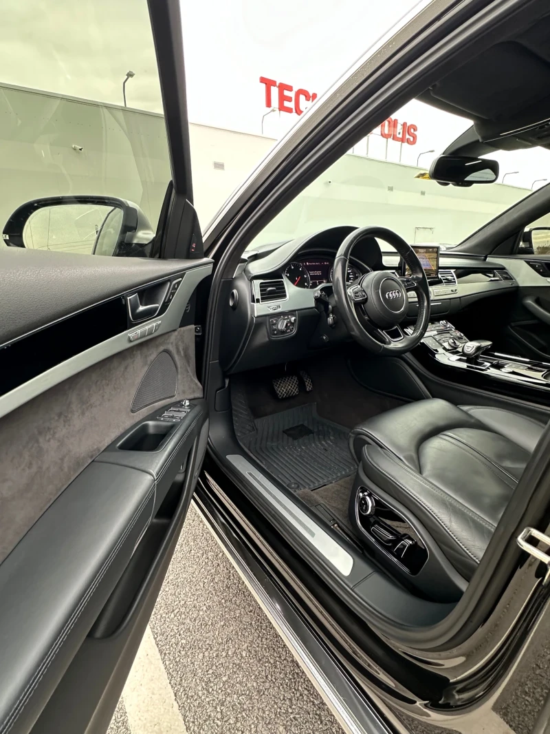 Audi A8 Matrix* Distronik* HeadUp* Line Asist* , снимка 7 - Автомобили и джипове - 52545732