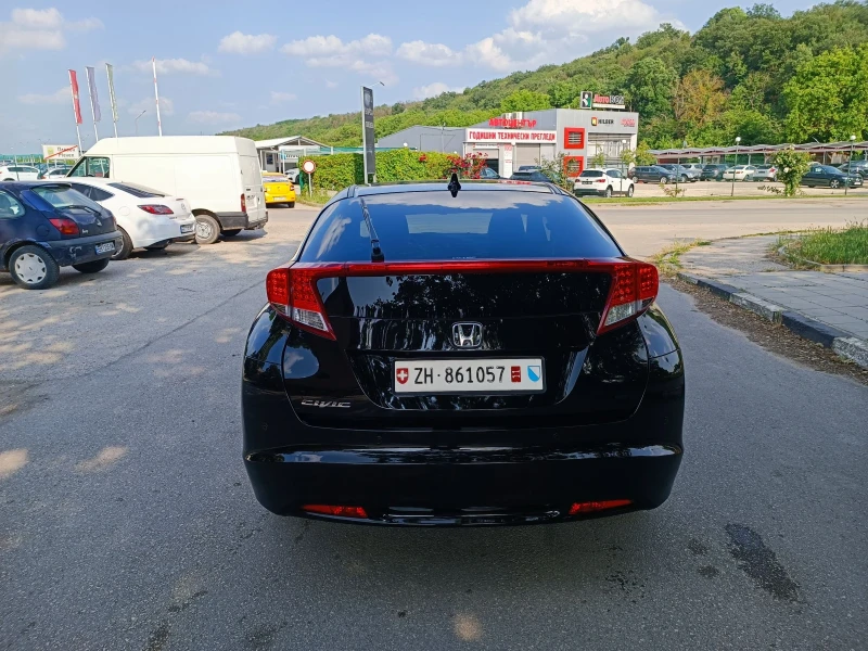 Honda Civic 1.8i-140кс-ШВЕЙЦАРИЯ-АВТОМАТ-NAVI-Keyless-FULL , снимка 4 - Автомобили и джипове - 50632916