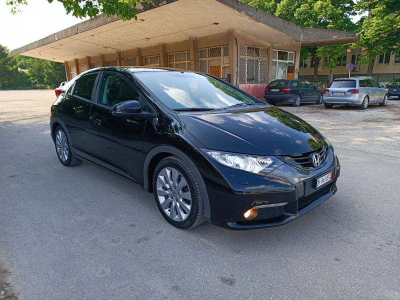 Honda Civic 1.8i-140кс-ШВЕЙЦАРИЯ-АВТОМАТ-NAVI-Keyless-FULL , снимка 2 - Автомобили и джипове - 50632916