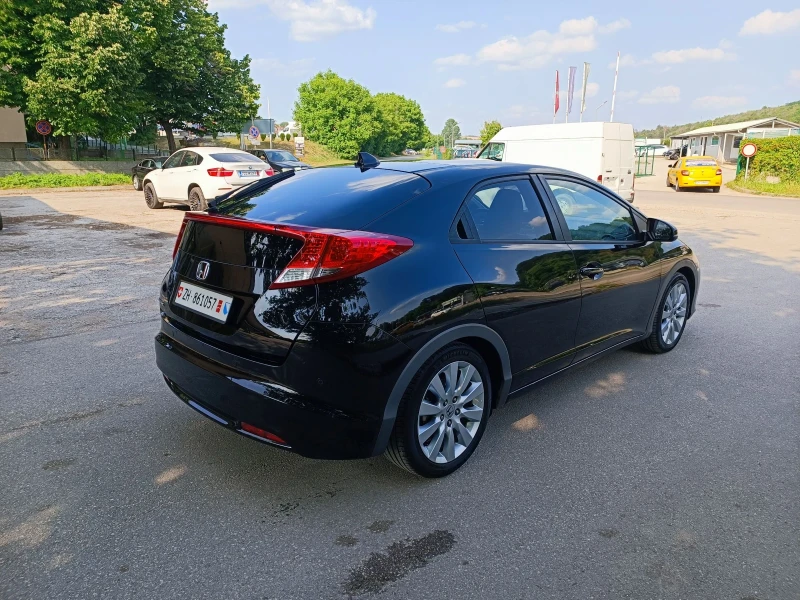 Honda Civic 1.8i-140кс-ШВЕЙЦАРИЯ-АВТОМАТ-NAVI-Keyless-FULL , снимка 3 - Автомобили и джипове - 50632916