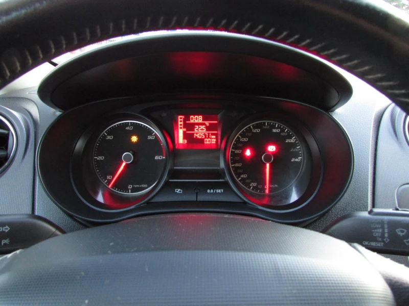 Seat Ibiza 1.6TDI EURO5B, снимка 13 - Автомобили и джипове - 51859173