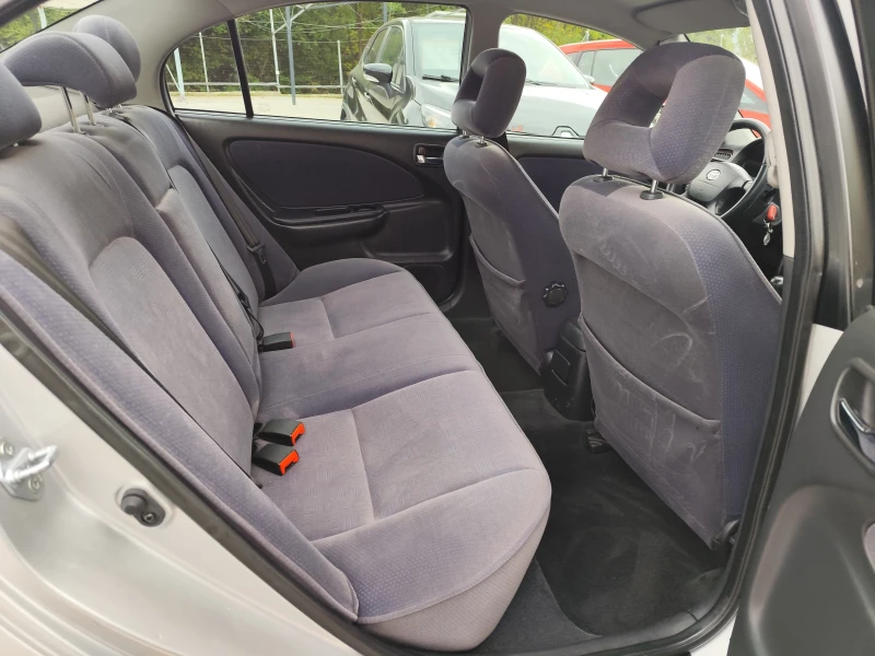 Toyota Avensis 1.8VVT-i* ТОП-УНИКАТ* 193000km- ОРИГИНАЛНИ, снимка 12 - Автомобили и джипове - 52053083