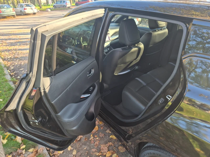 Nissan Leaf  62kW TEKNA 360 FULL.FULL LED BOSE, снимка 14 - Автомобили и джипове - 52431561