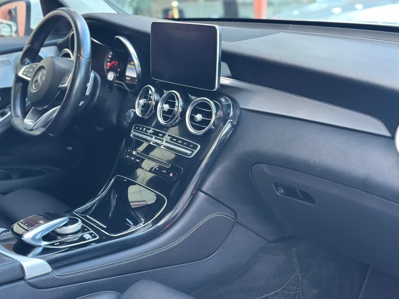 Mercedes-Benz GLC 250d 4MATIC AMG CAM360 ШИБЕДАХ ПОДГРЕВ, снимка 9 - Автомобили и джипове - 52483324
