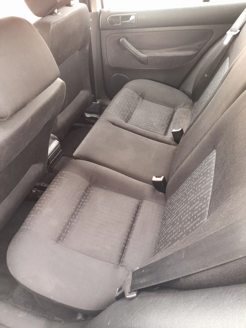 VW Golf 1.9TdI 90ps, снимка 11 - Автомобили и джипове - 52836766