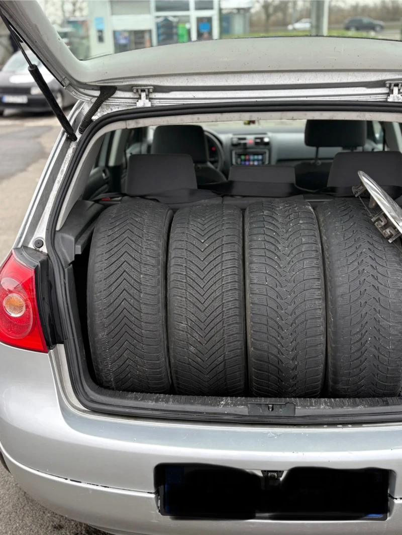 VW Golf 1.9тди 105кс, снимка 16 - Автомобили и джипове - 53341505