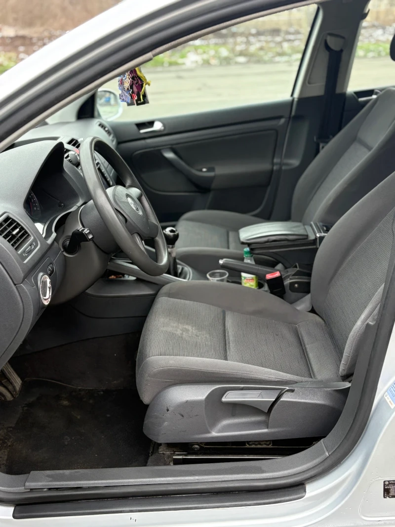 VW Golf 1.9тди 105кс, снимка 14 - Автомобили и джипове - 53341505