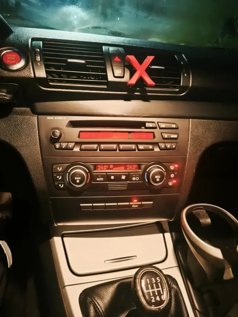 BMW 118 118D, снимка 8 - Автомобили и джипове - 53465420