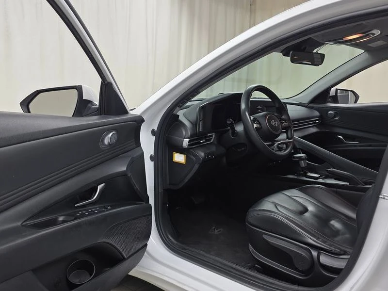 Hyundai Elantra 1.6 Automatic, снимка 10 - Автомобили и джипове - 55666542