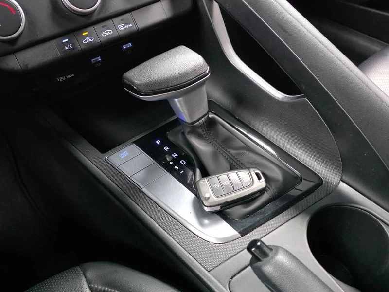 Hyundai Elantra 1.6 Automatic, снимка 9 - Автомобили и джипове - 55666542