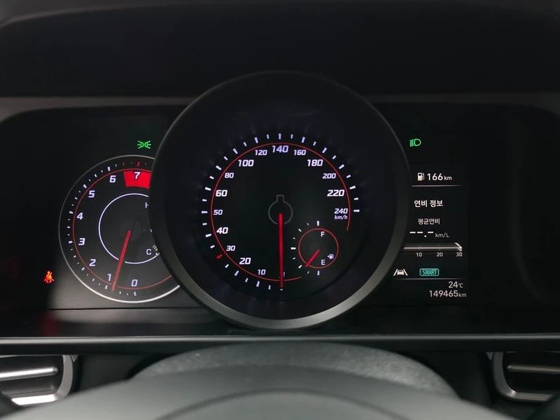 Hyundai Elantra 1.6 Automatic, снимка 8 - Автомобили и джипове - 55666542
