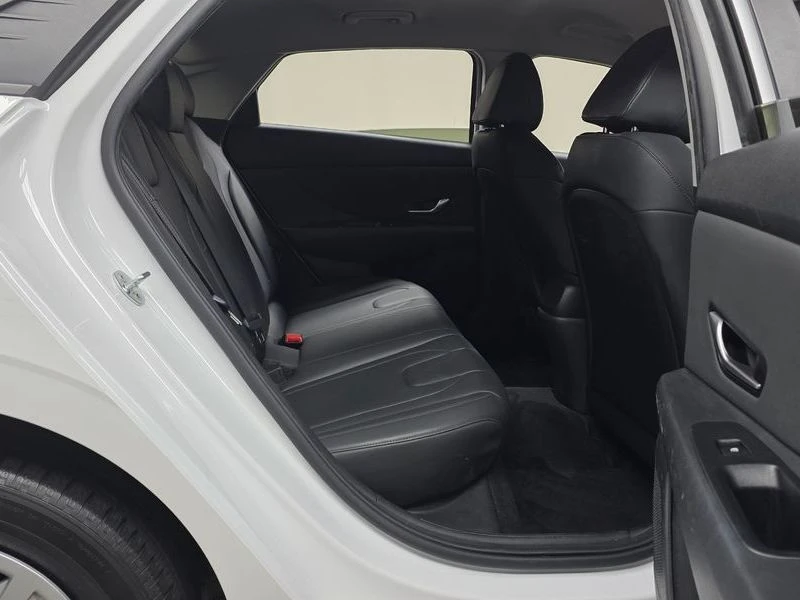 Hyundai Elantra 1.6 Automatic, снимка 12 - Автомобили и джипове - 55666542
