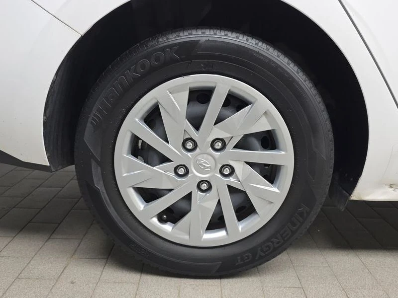 Hyundai Elantra 1.6 Automatic, снимка 5 - Автомобили и джипове - 55666542
