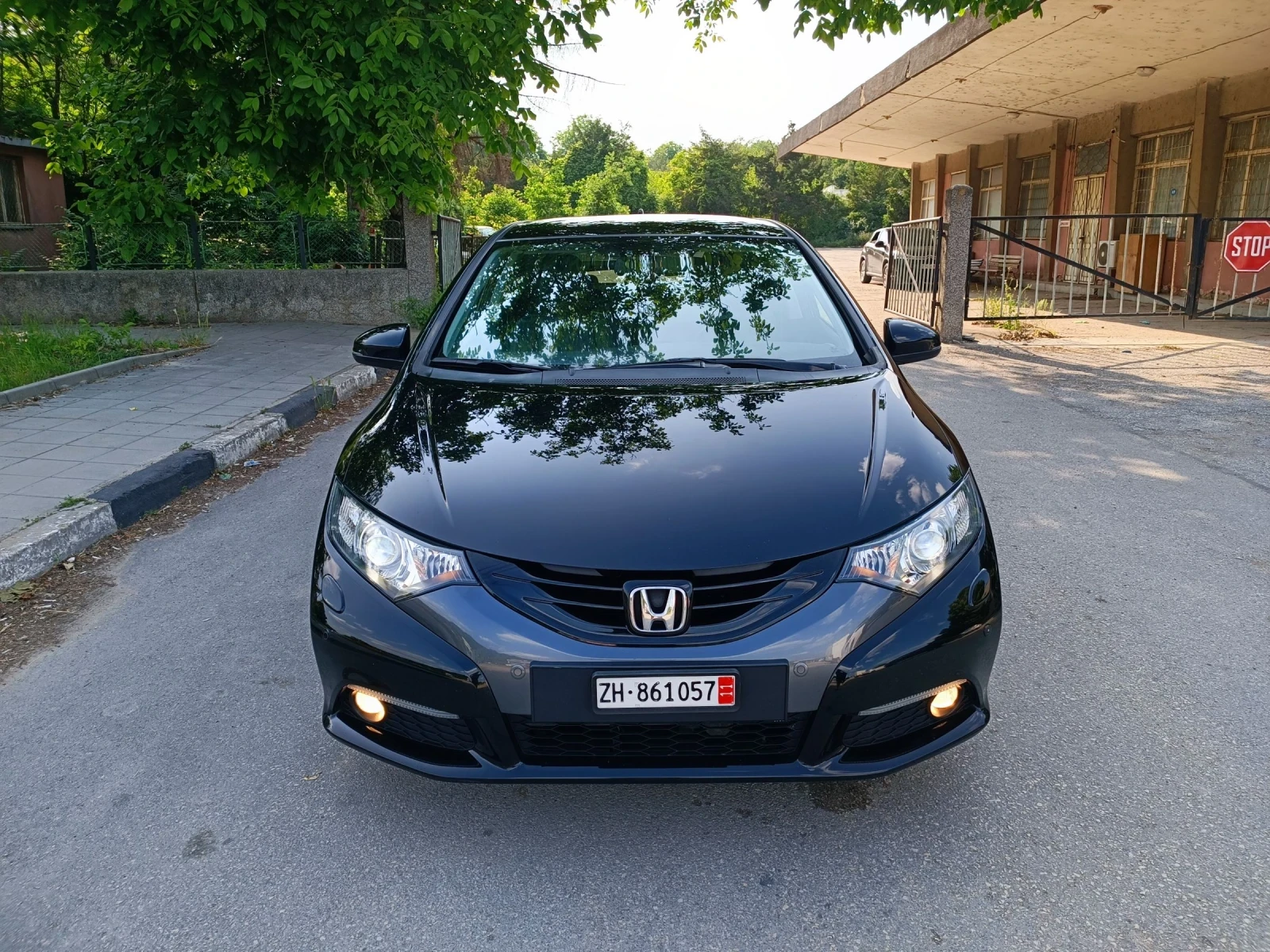 Honda Civic 1.8i-140кс-ШВЕЙЦАРИЯ-АВТОМАТ-NAVI-Keyless-FULL , снимка 1