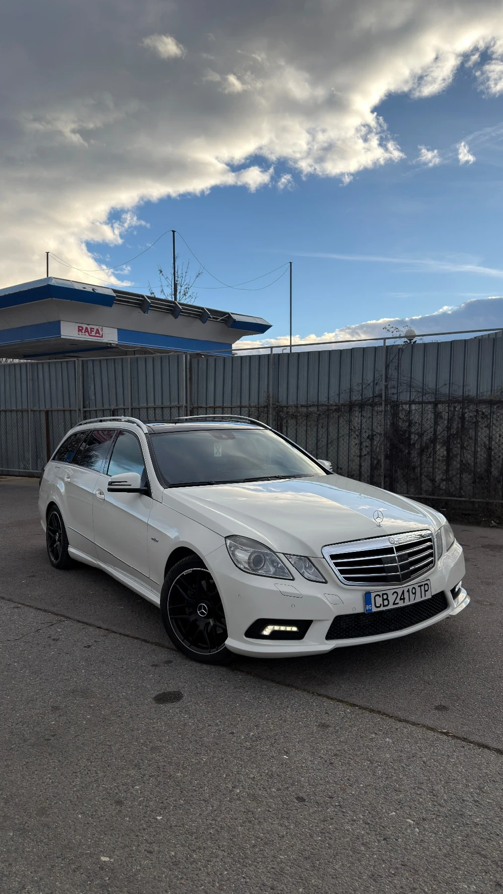 Mercedes-Benz E 350 4MATIC FULL, снимка 1