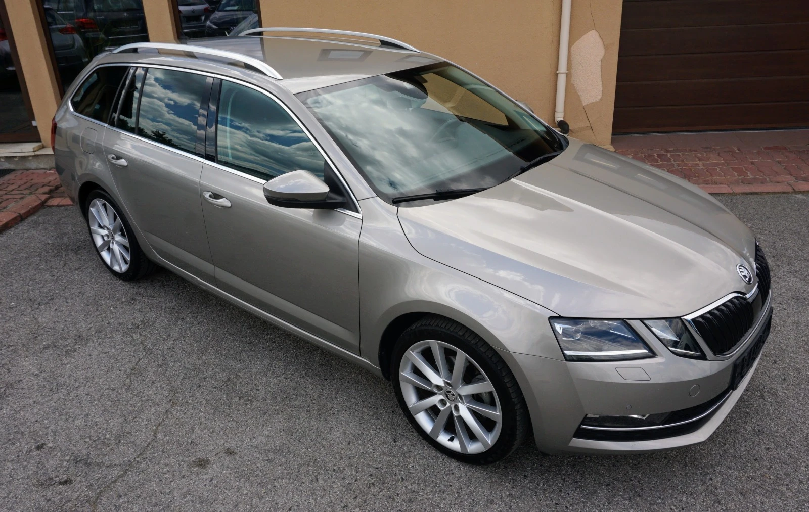 Skoda Octavia 2.0 TDI STYLE DSG - изображение 2