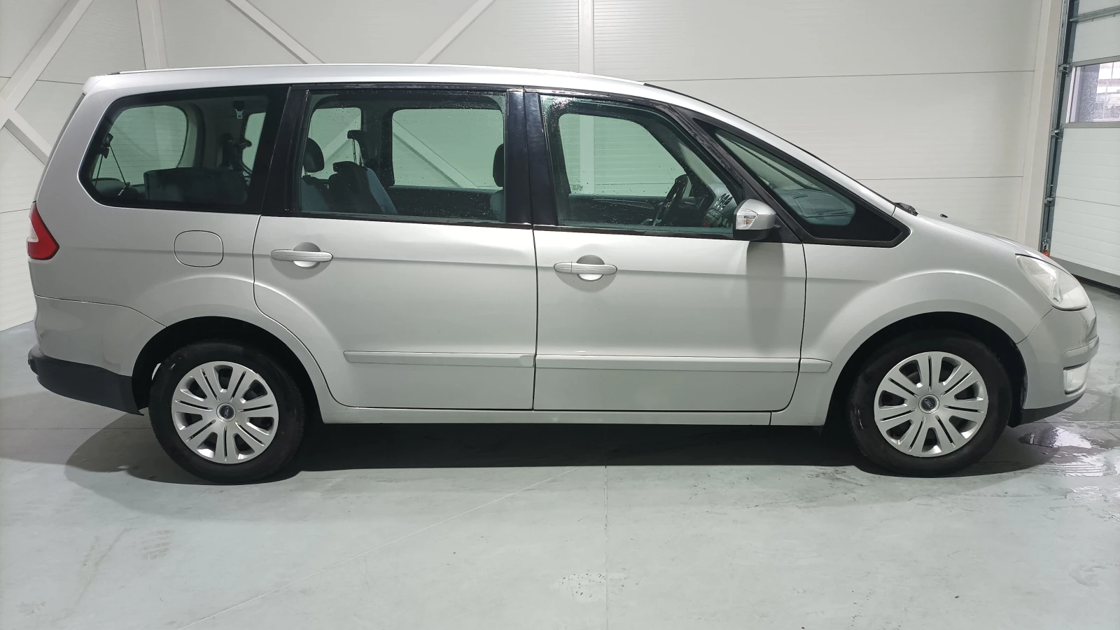 Ford Galaxy 2.0 D 6+ 1 - изображение 4