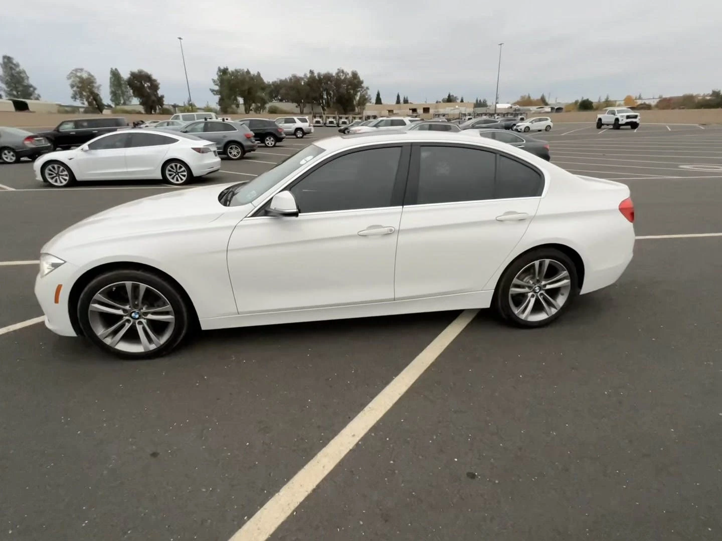 BMW 330 SPORT LINE* Камера* Подгрев* Keyless - изображение 4